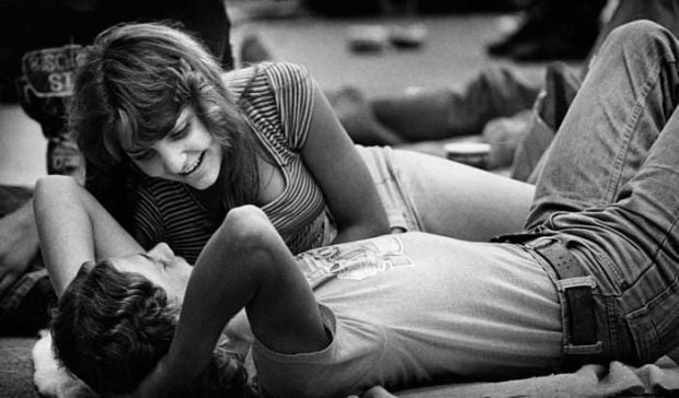 Two fans waiting for Superjam '78